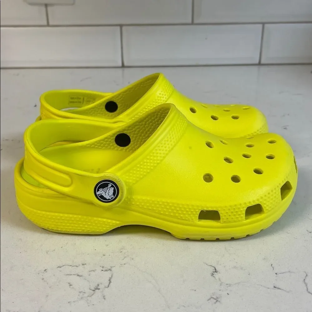 Crocs Classic Clog Size Junior 1, Acidity, Bright Neon Yellow Style # 206991